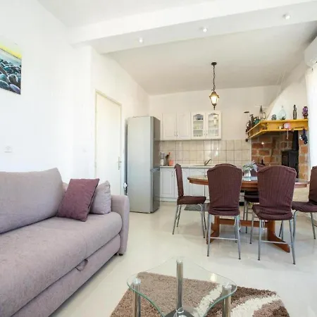 Appartement Brunac *