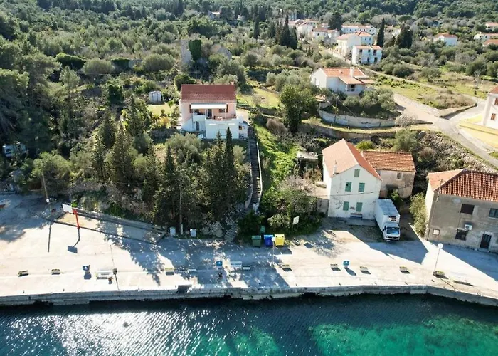 Apartament Brunac *
